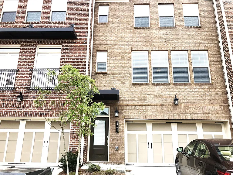 1777 Toni Way — Photo 3