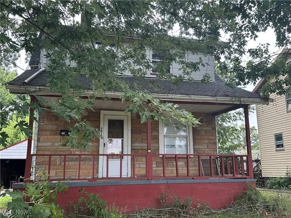 2017 28th St NE, Canton, OH 44705