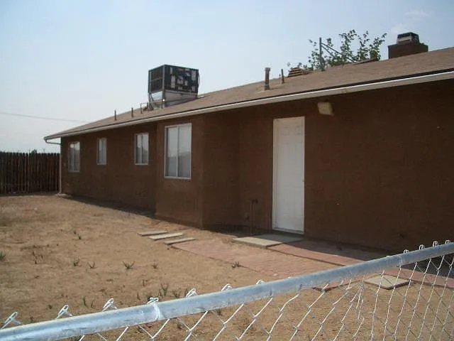 9120 Peach Ave — Photo 21