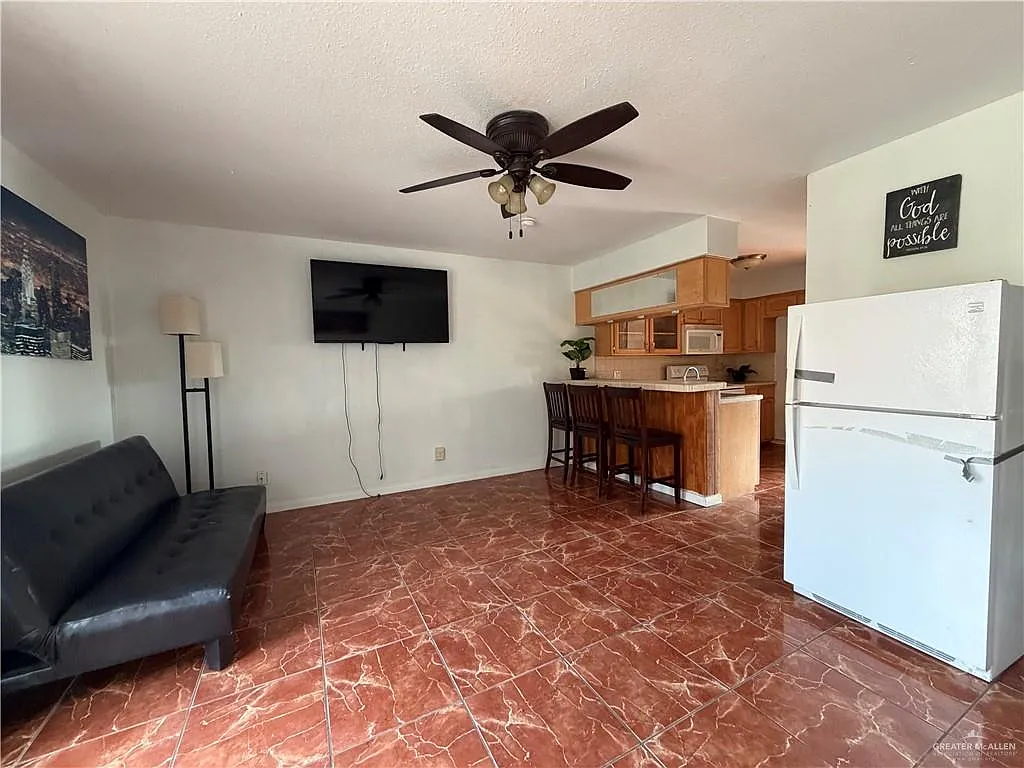 Building Photo - 1418 Beech Ave #16