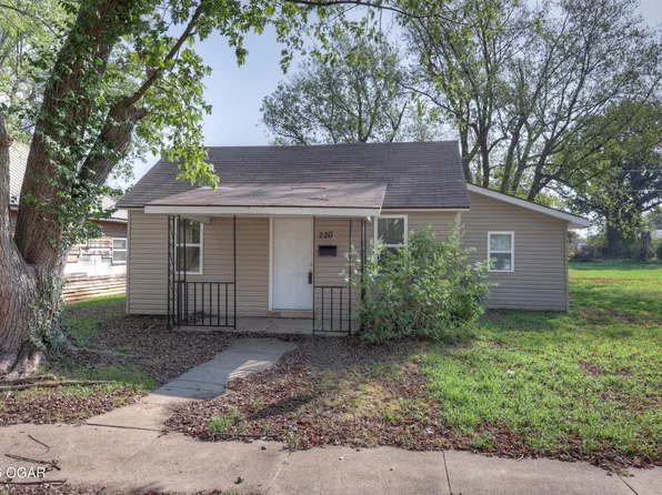 220 N Ohio Ave, Columbus, KS 66725