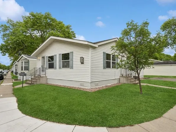 880 Cessna Dr E, New Brighton, MN 55112