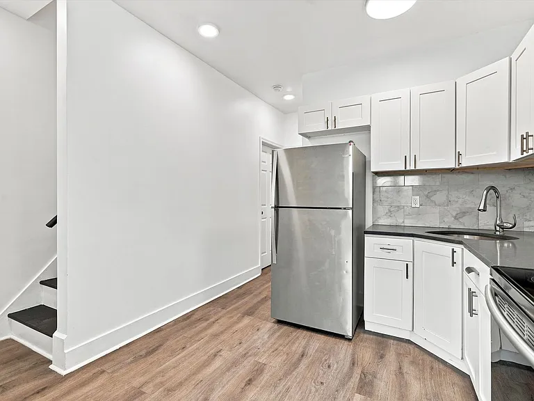 3049 N Stillman St — Photo 4