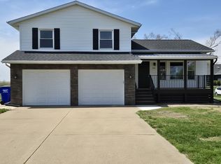 200 Maxwell Dr SW, Shellsburg, IA 52332