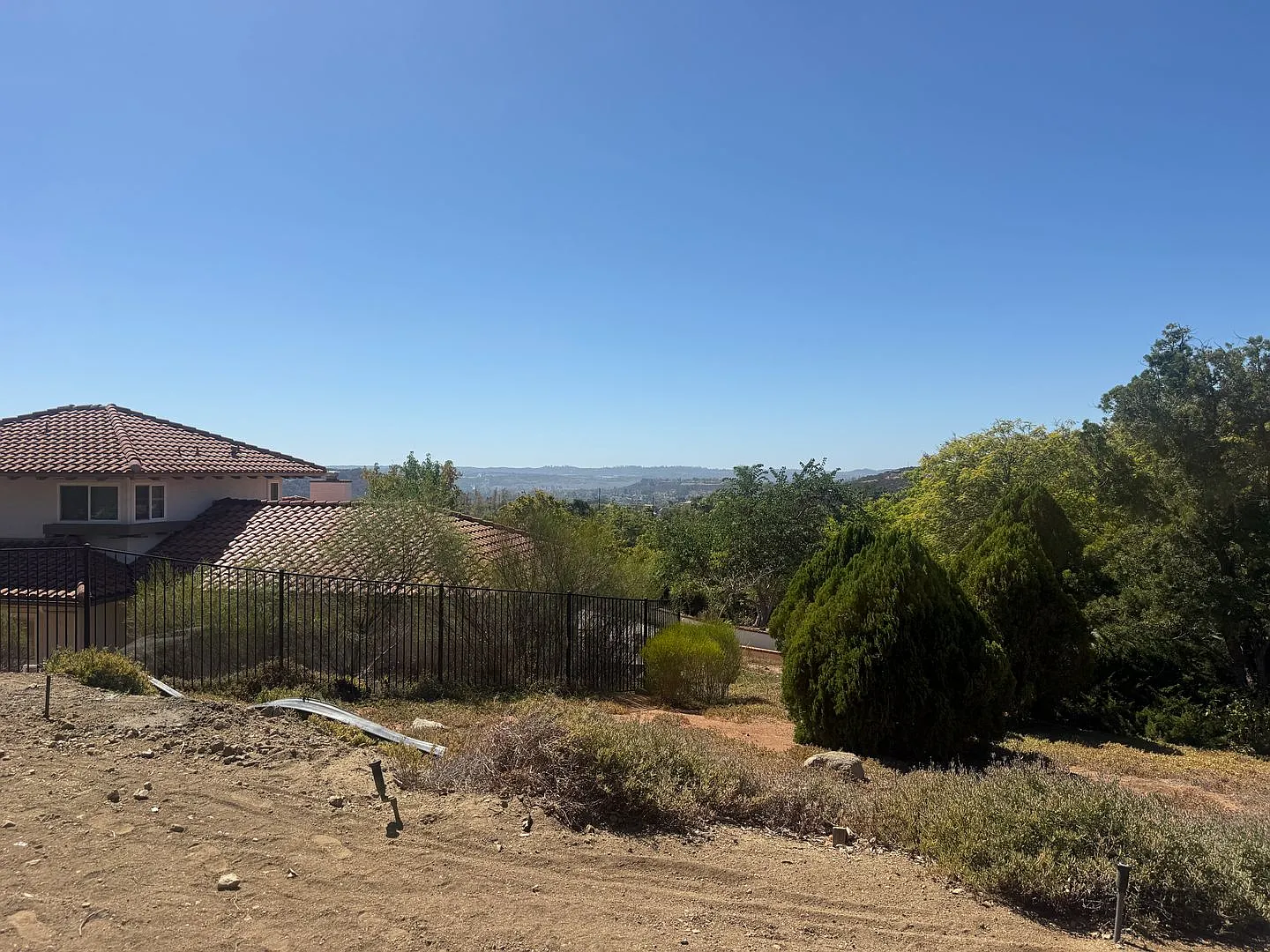 Great four bedroom family home in Poway. — Photo 3