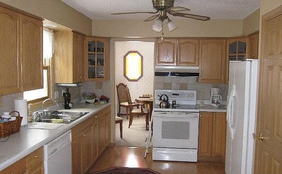 4th image of 11820 Karen Ln
