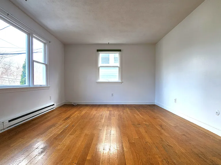 98 Sylvia St #1 — Photo 2