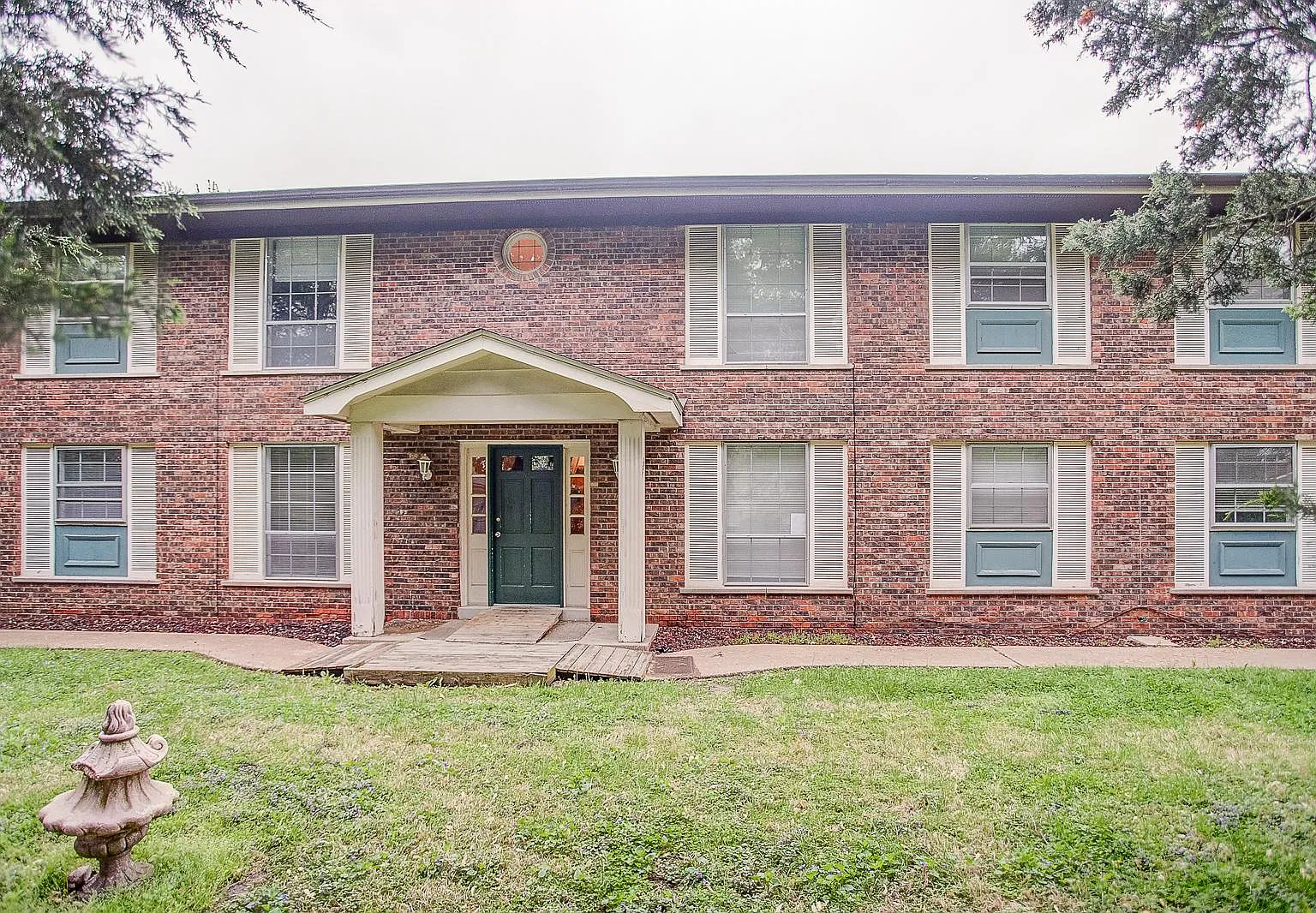 2 bed, 900 sqft, $1,075 — Photo 1