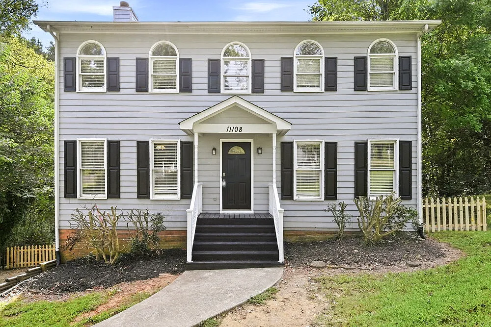 4 bed, 2.5 bath, 1923 sqft, $2,160 — Photo 1