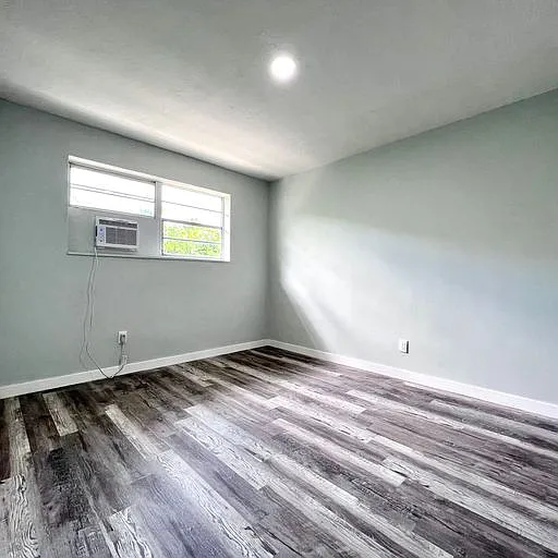 837 NW 10th St #1 — Photo 11