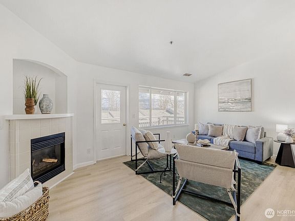 5th image of 901 Marine View Drive #202