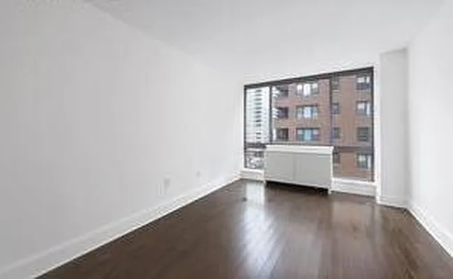 Rented by Alexander Anderson Real Estate Group | media 2