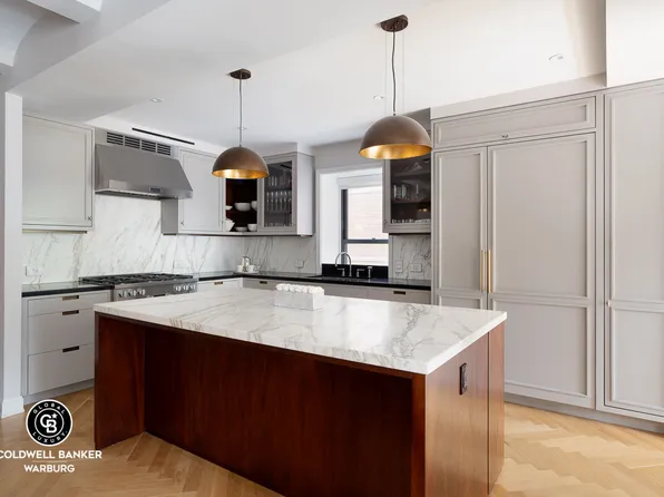 275 West 10th Street 5A image 3 of 15