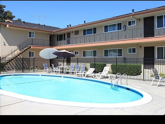 3rd image of 1373 Phelps Ave