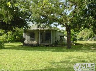 21480 Center St, Alva, FL 33920