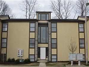 5th image of 2714 Stonehenge Dr APT A