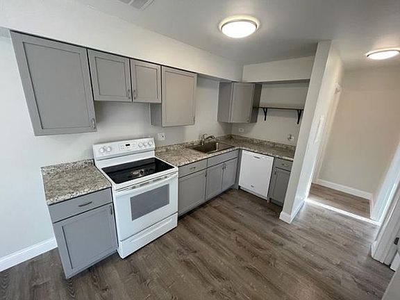2nd image of 515 S Milwaukee Ave APT 9