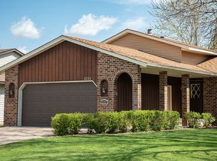 2301 Henna Ave N, Oakdale, MN 55128