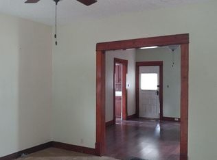 313 N 4th St, Seymour, IA 52590