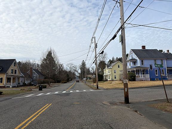 4th image of 89 Church St