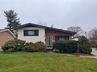 1048 S Charlotte St, Lombard, IL