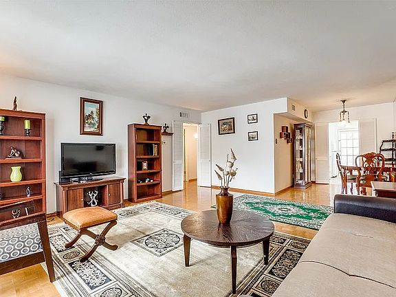 4th image of 12888 Montfort Dr APT 210