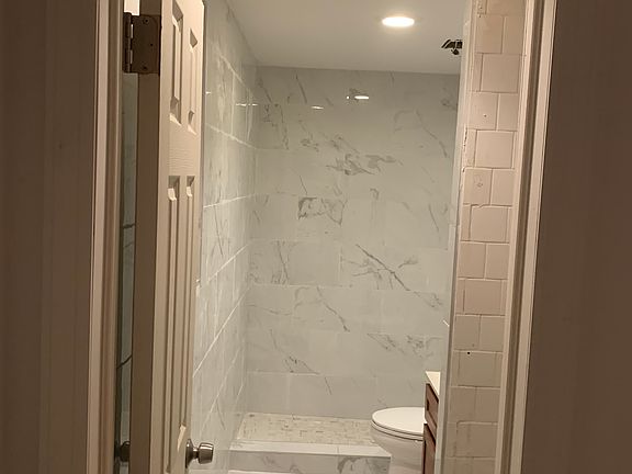 2nd image of 109 Laurel Ave Floor 2