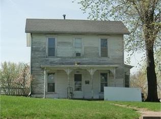 1216 Smalley St, Muscatine, IA 52761