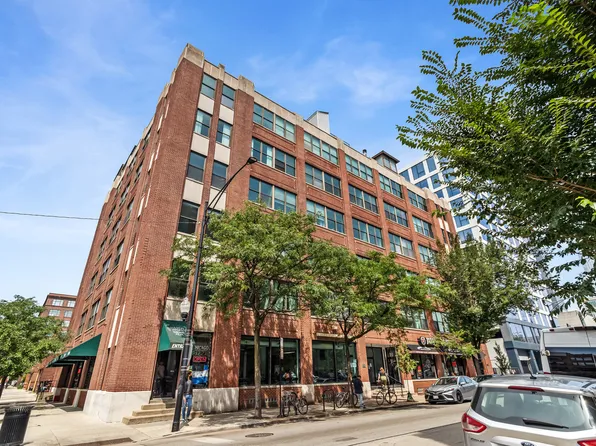 812 W Van Buren St APT 3B, Chicago, IL 60624