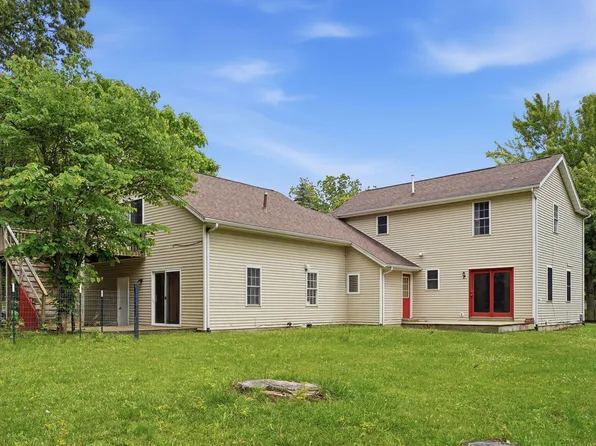 9050 Almena Dr, Kalamazoo, MI 49009