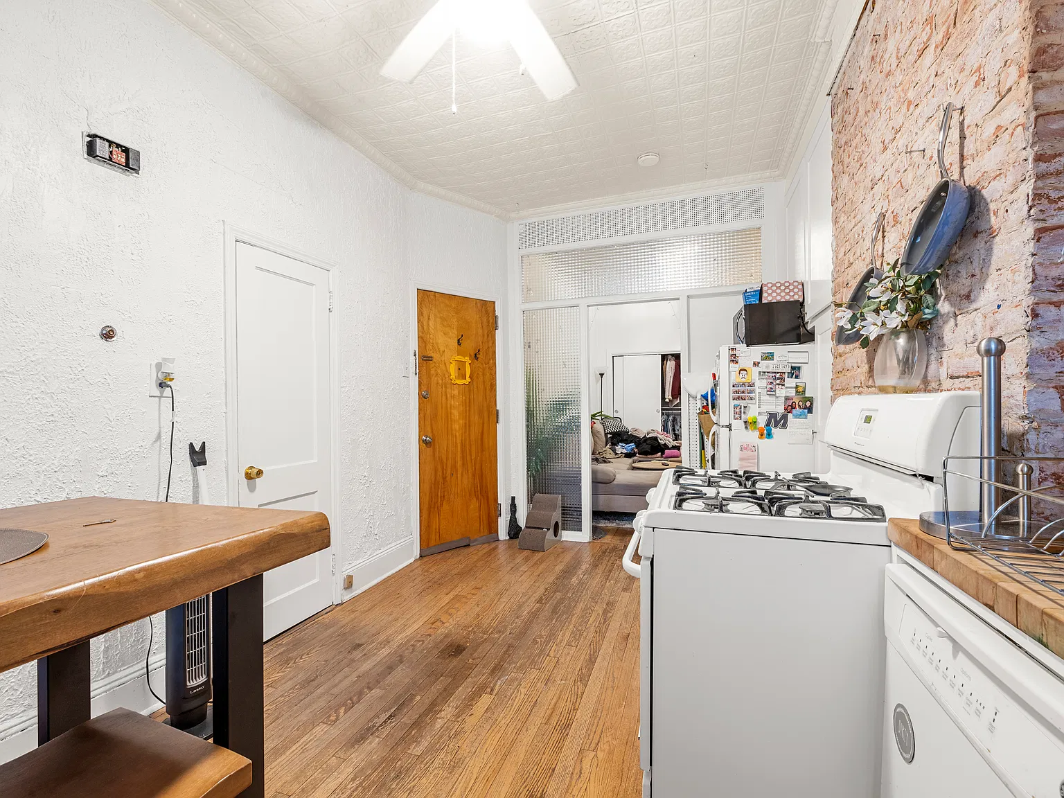 521 Jefferson St — Photo 2