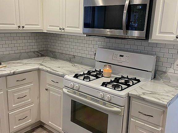 Appliances included
