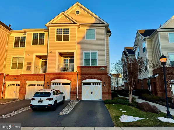 23290 Milltown Knoll Sq Unit 114, Ashburn, VA 20148
