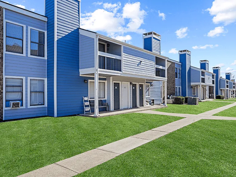 Diamond Creek Apartments — Photo 19