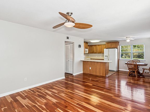 4th image of 1100 Shoreline Dr APT 107