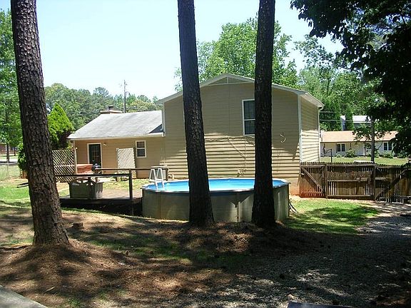3rd image of 2082 Chestnut Log Dr