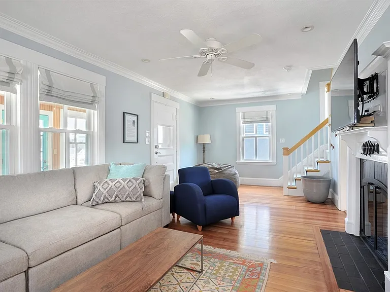 62 F St #BEACHSIDE — Photo 4