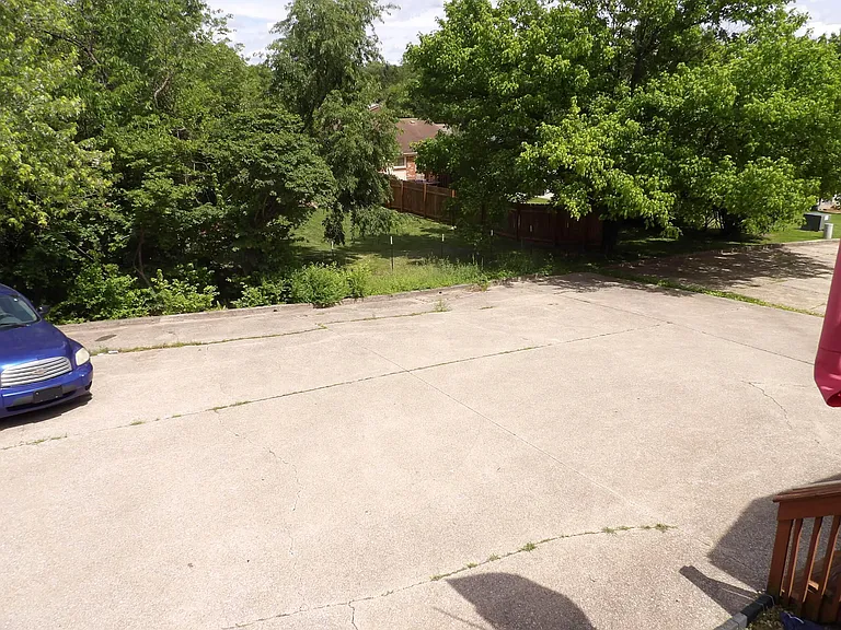 75 Ashwood Ct #3 — Photo 42