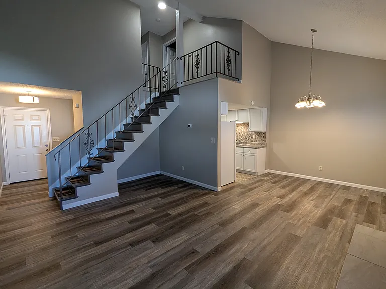 110 Weber Rd — Photo 2