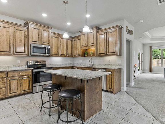 5th image of 3919 Shady Grove Dr