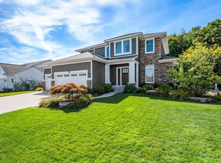 3222 Lowingside Dr, Jenison, MI 49428