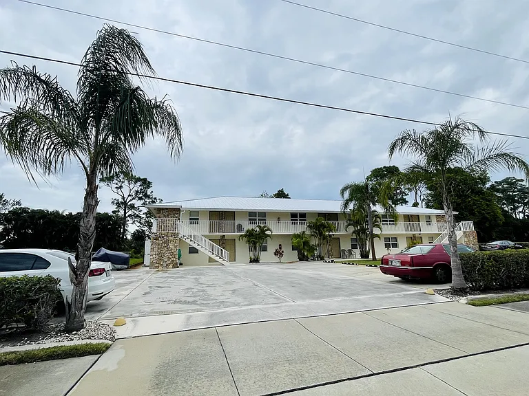 Apartment Bldg