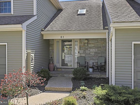2nd image of 61 Deer Ford Dr