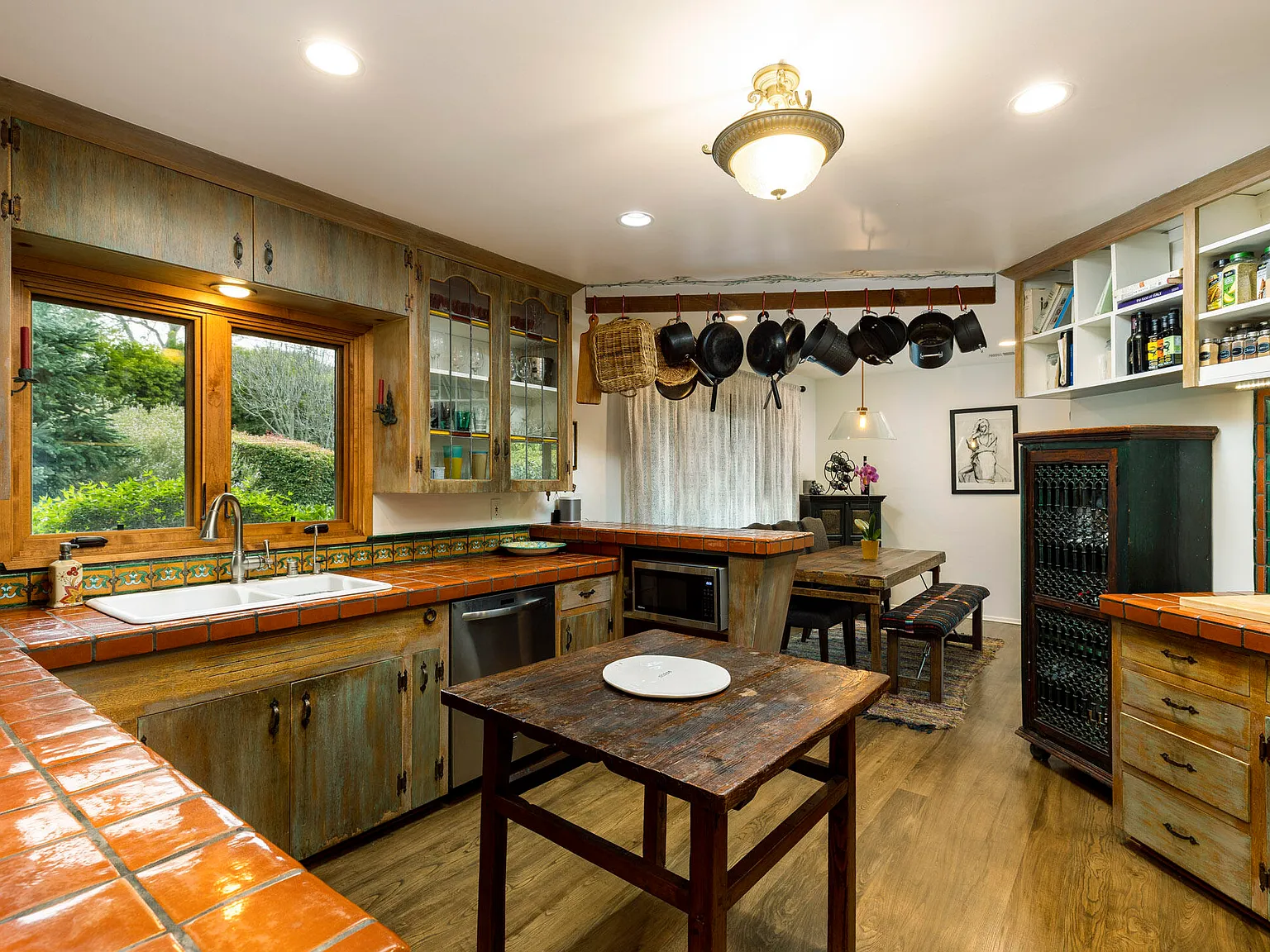 3 bed, 2100 sqft, $14,000 — Photo 4