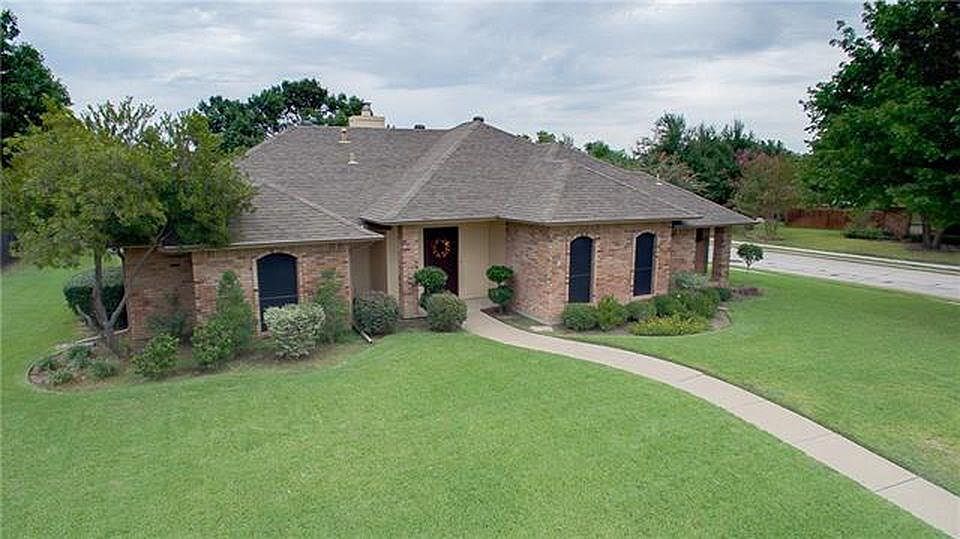 1st image of 3421 Blossom Dr