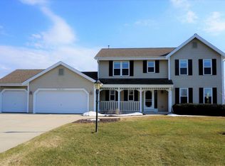 N102W17657 Stoneridge Dr, Germantown, WI 53022