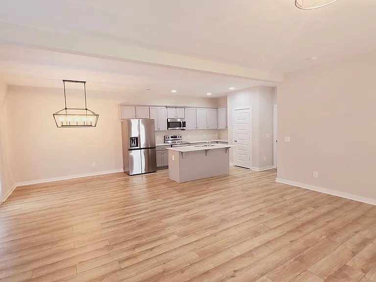 2122 Ellsworth Loop Rd — Photo 6