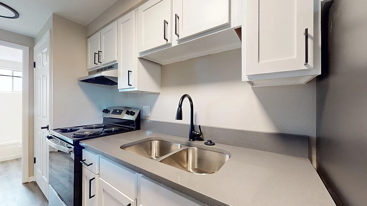 Carousel Apartments — Photo 4