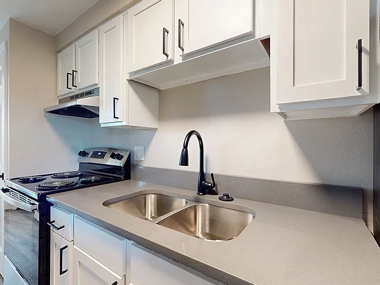 Carousel Apartments — Photo 4