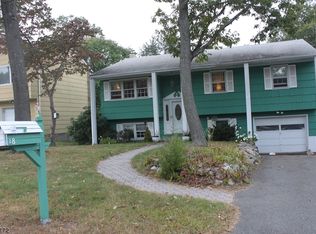 18 Chincopee Ave, Hopatcong, NJ 07843